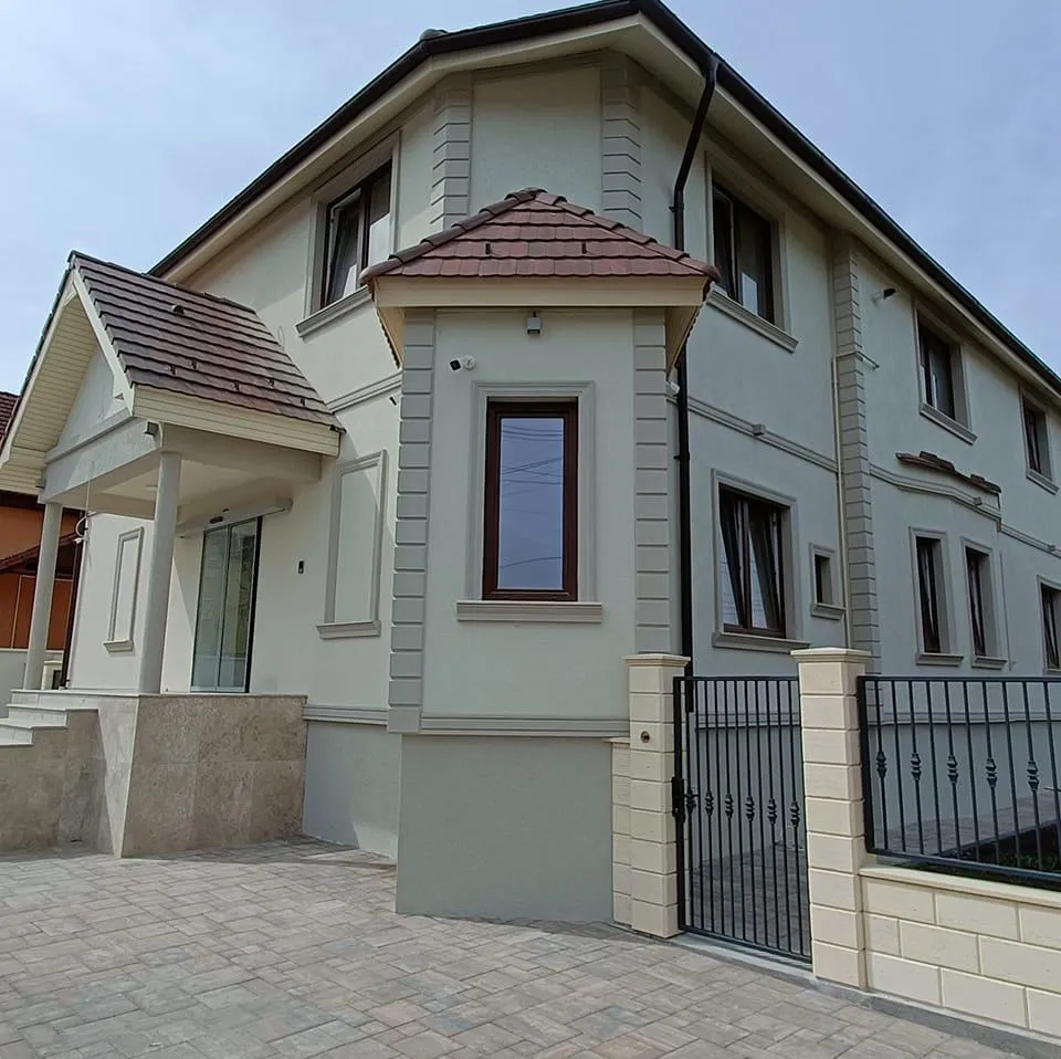 Exterior — Fațadă rezidențială